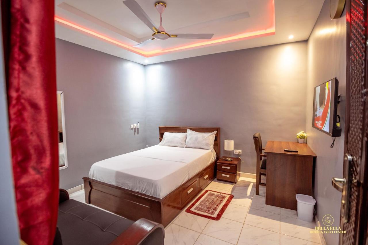 Bella Ella Hotel & Event Center Kasoa Экстерьер фото