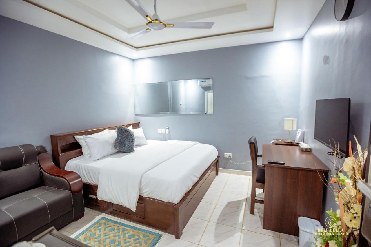 Bella Ella Hotel & Event Center Kasoa Экстерьер фото