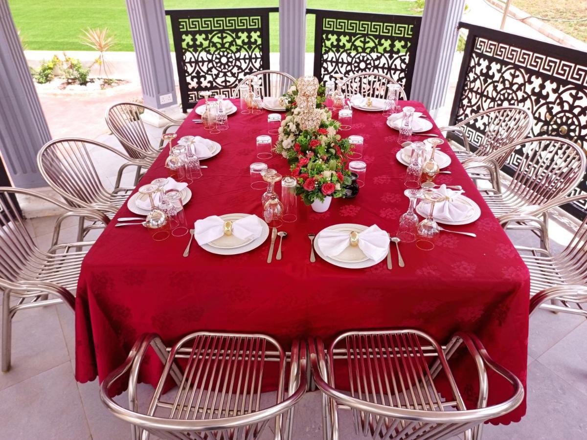 Bella Ella Hotel & Event Center Kasoa Экстерьер фото