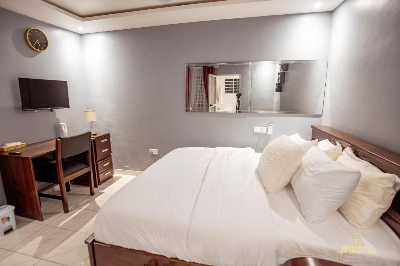 Bella Ella Hotel & Event Center Kasoa Экстерьер фото
