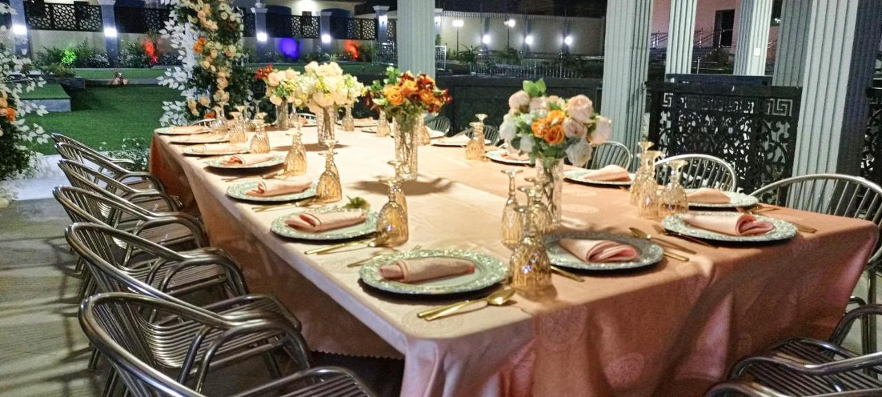 Bella Ella Hotel & Event Center Kasoa Экстерьер фото